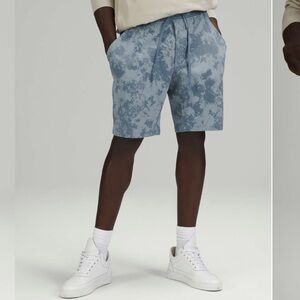 Lululemon City Sweat Short French Terry 9"
Blue Camo size Large